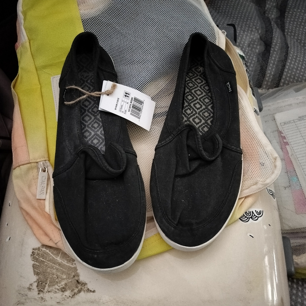 Sanuk Slip Ons